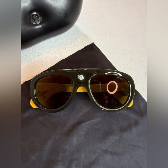 $398 Moncler Sunglasses MR MONCLER ML 0001 92Q 55mm Blanche - Picture 1 of 15